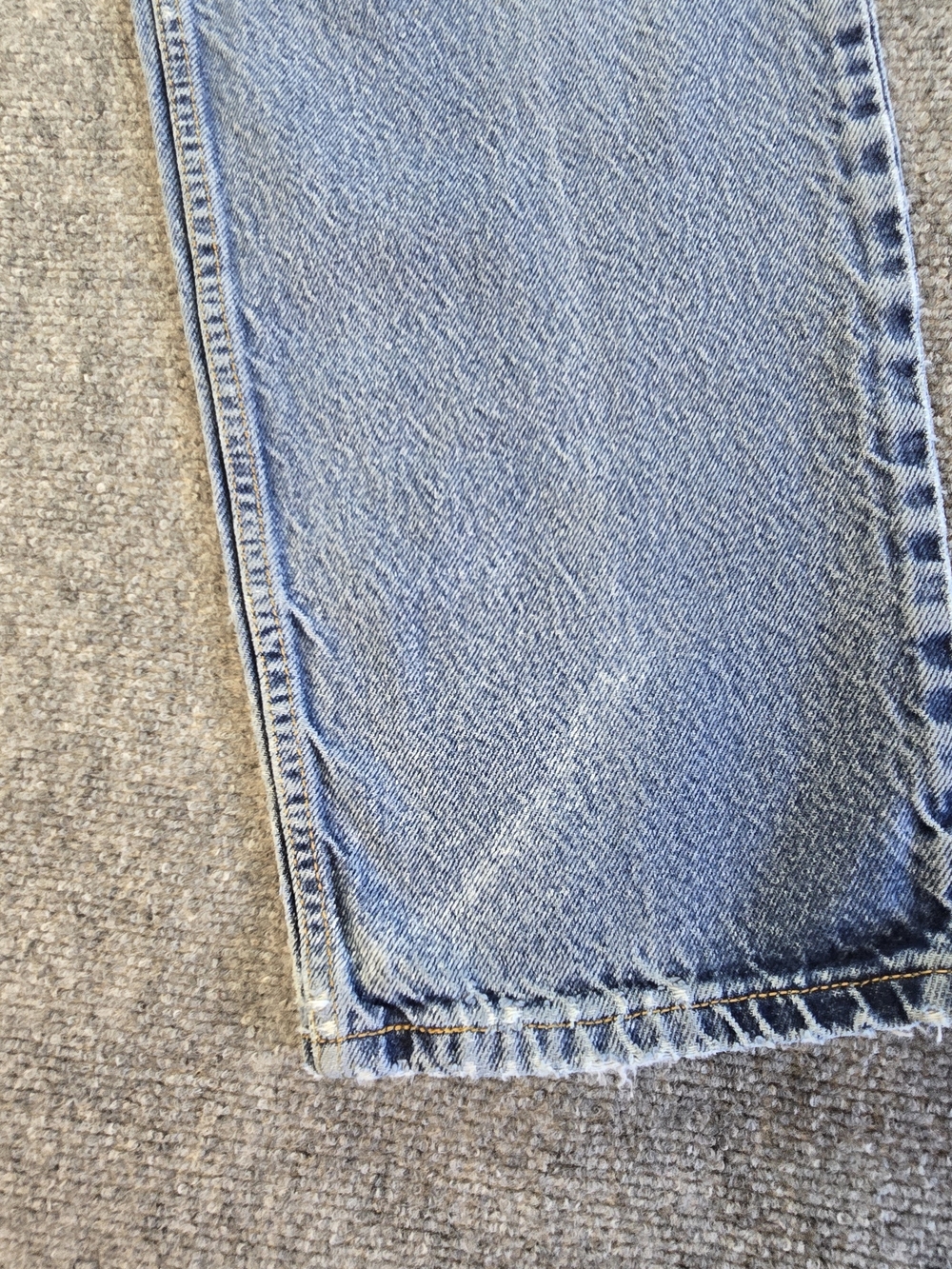Vintage Levi’s 32x30 Relaxed Fit Light Wash Jeans Distressed Faded 90s - Picture 9 of 12